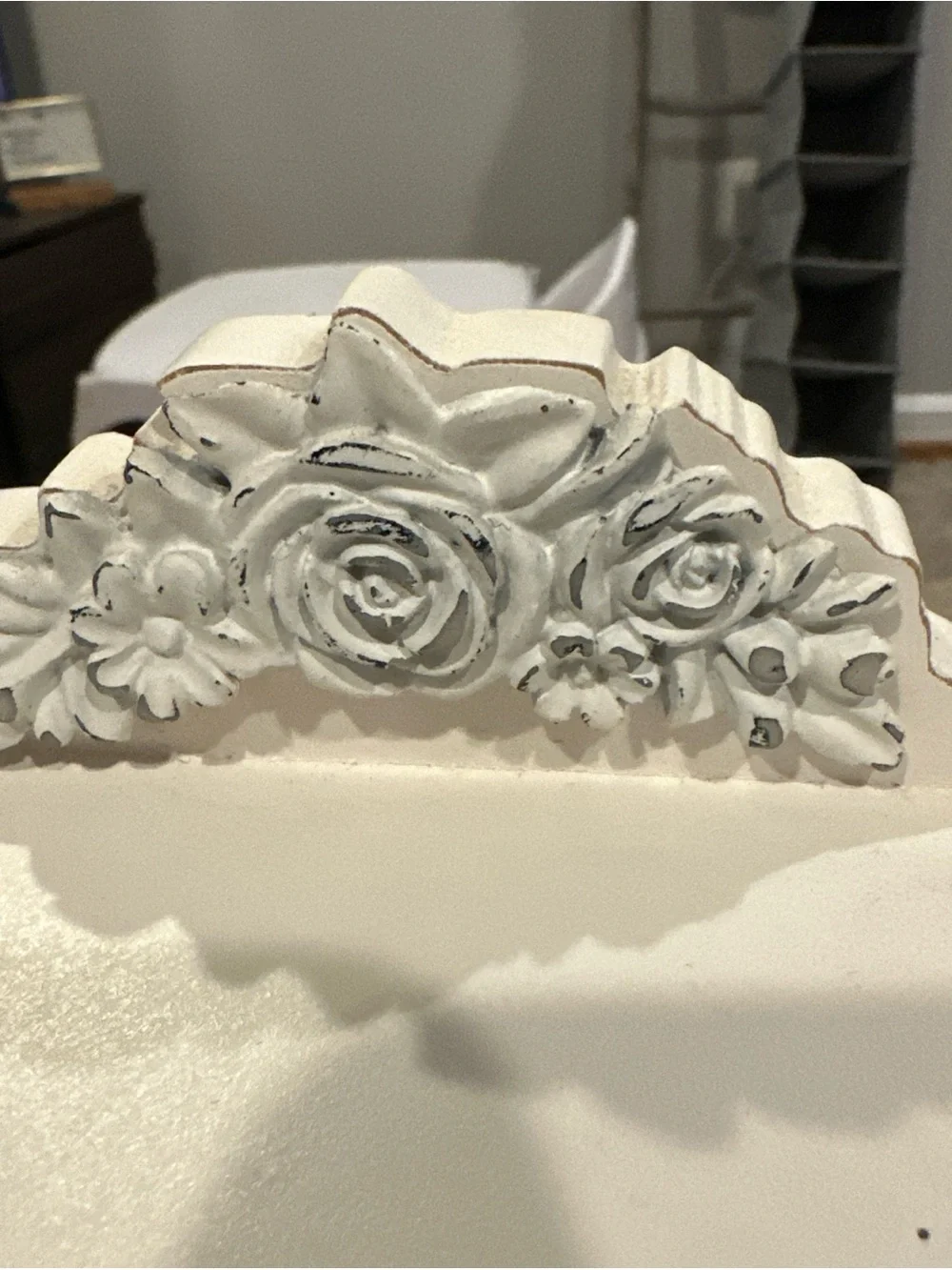 Source Unknown White Decorative Jewelry / Key Cabinet with Floral Crest